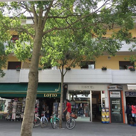 Condominio Belletti Lignano Sabbiadoro Esterno foto