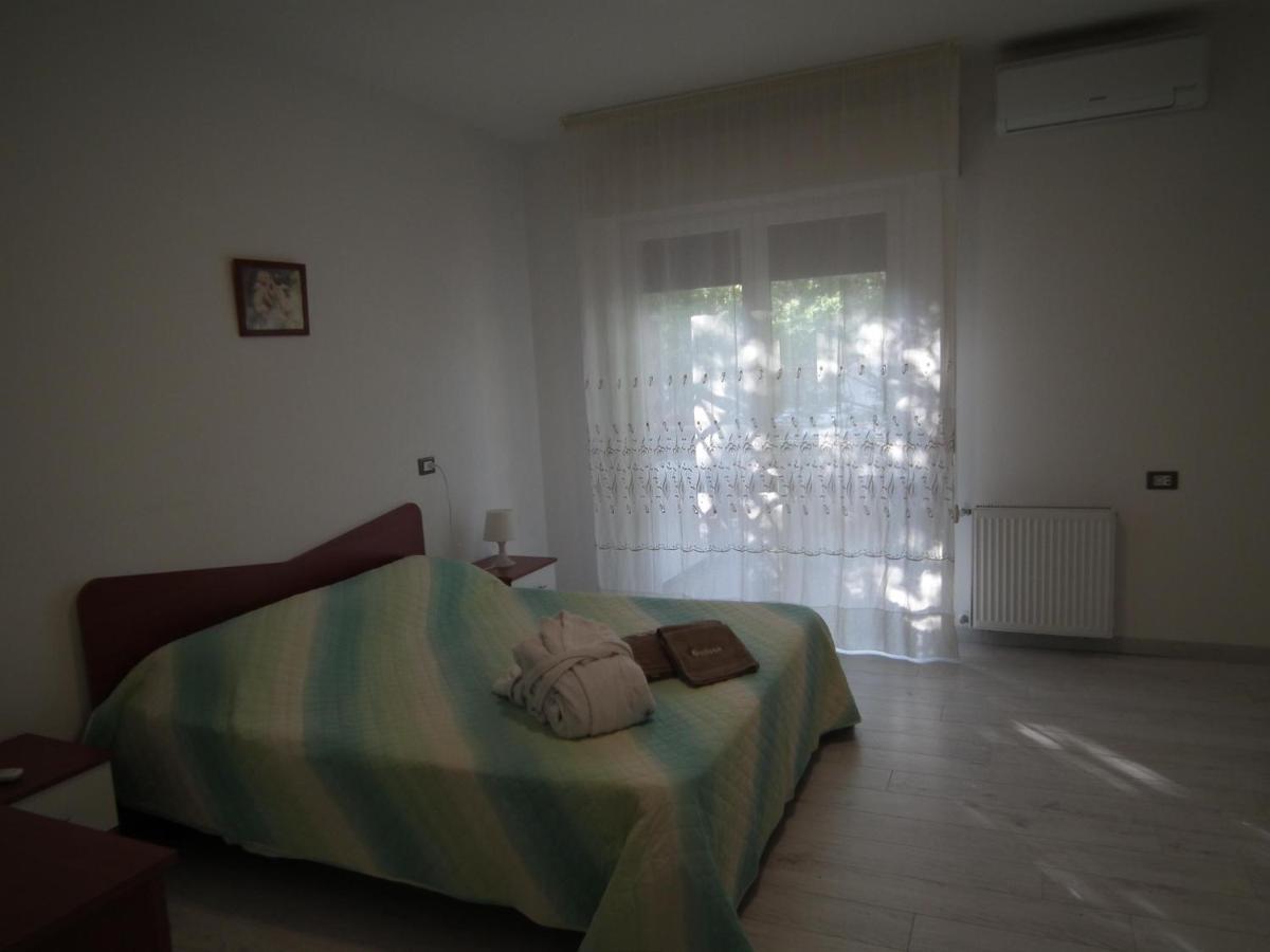 Condominio Belletti Lignano Sabbiadoro Esterno foto